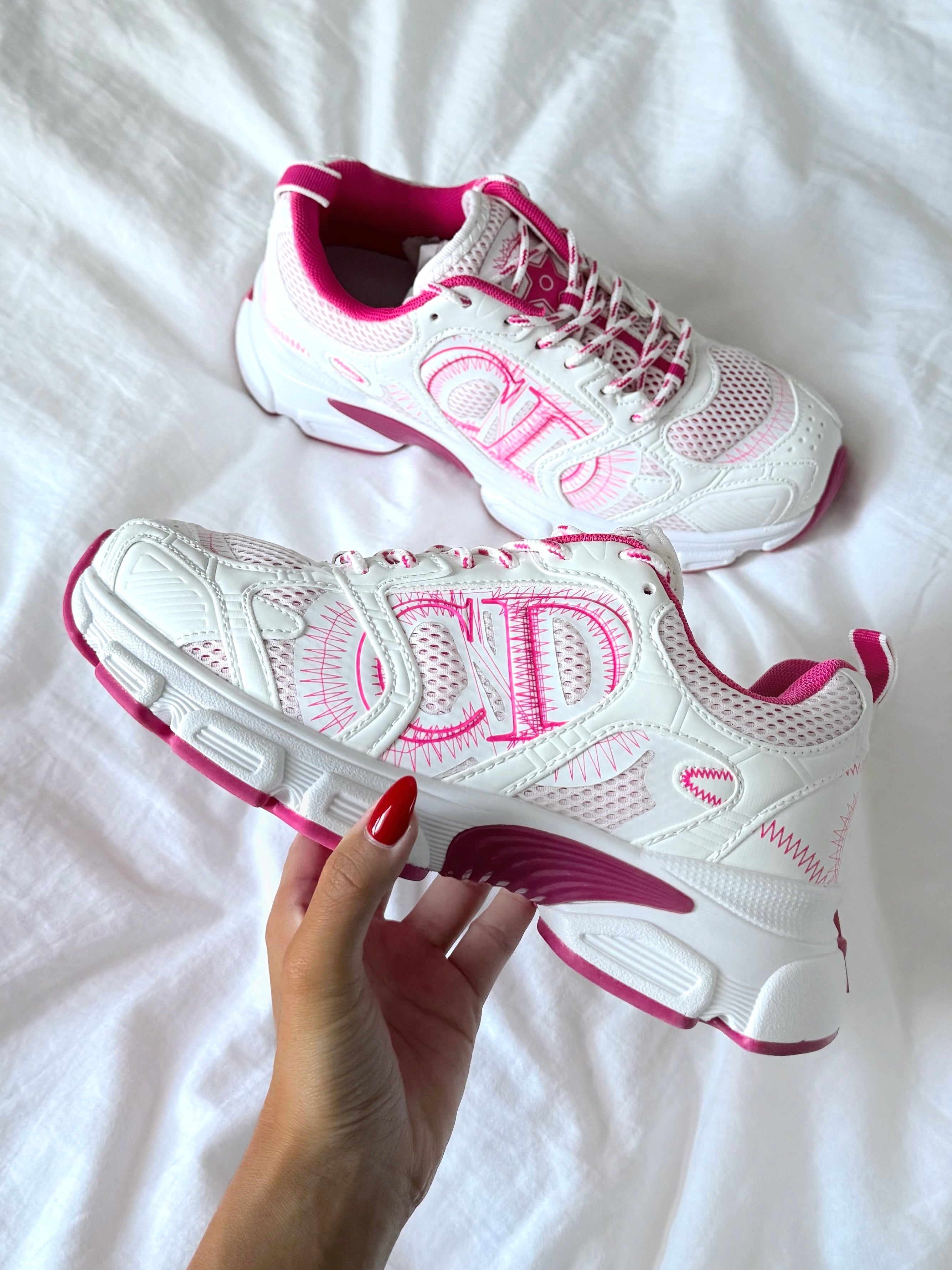 BASKET ROSE ET BLANCHE CD