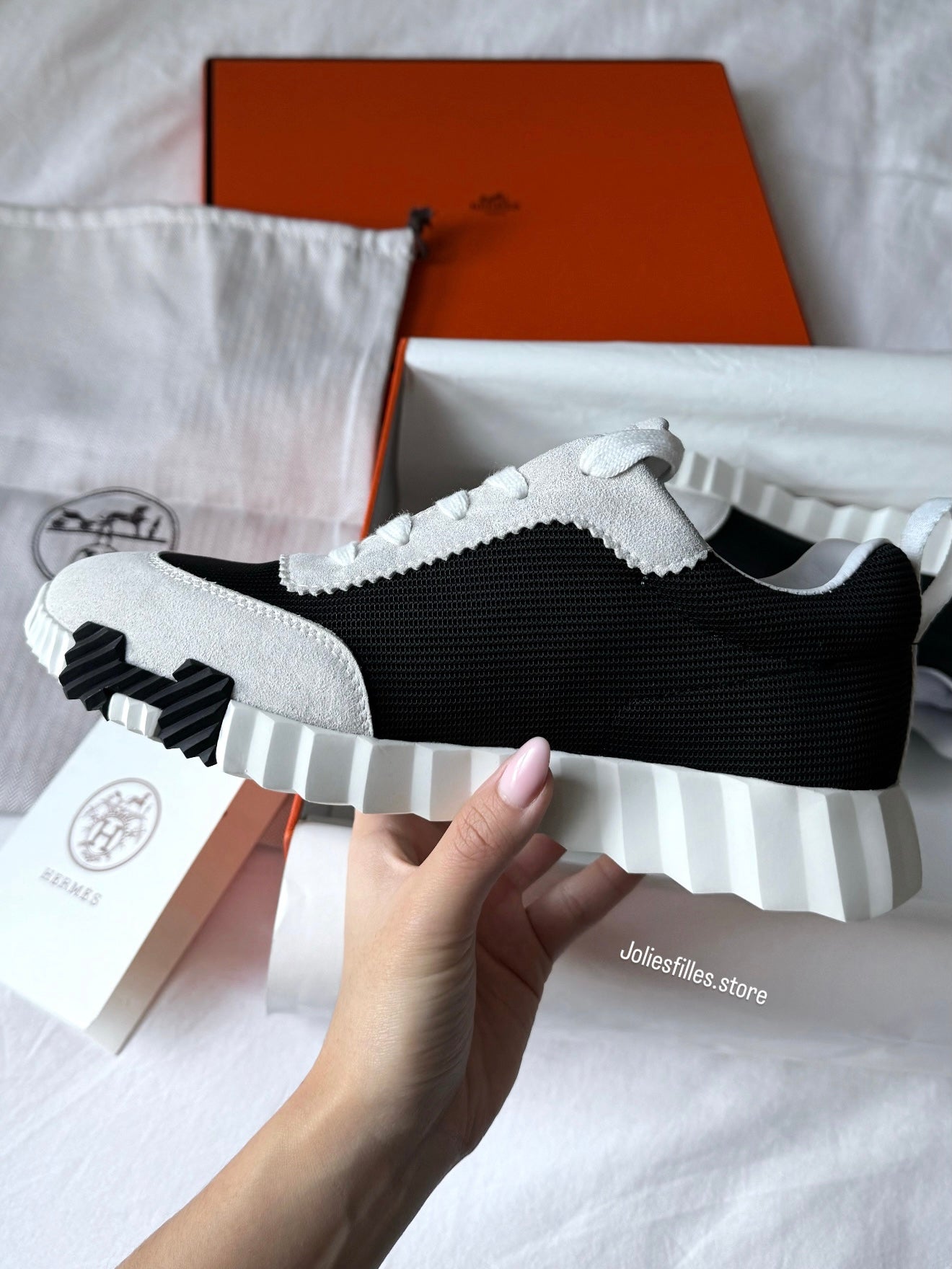 BASKET BOUNCING NOIR ET ORANGE