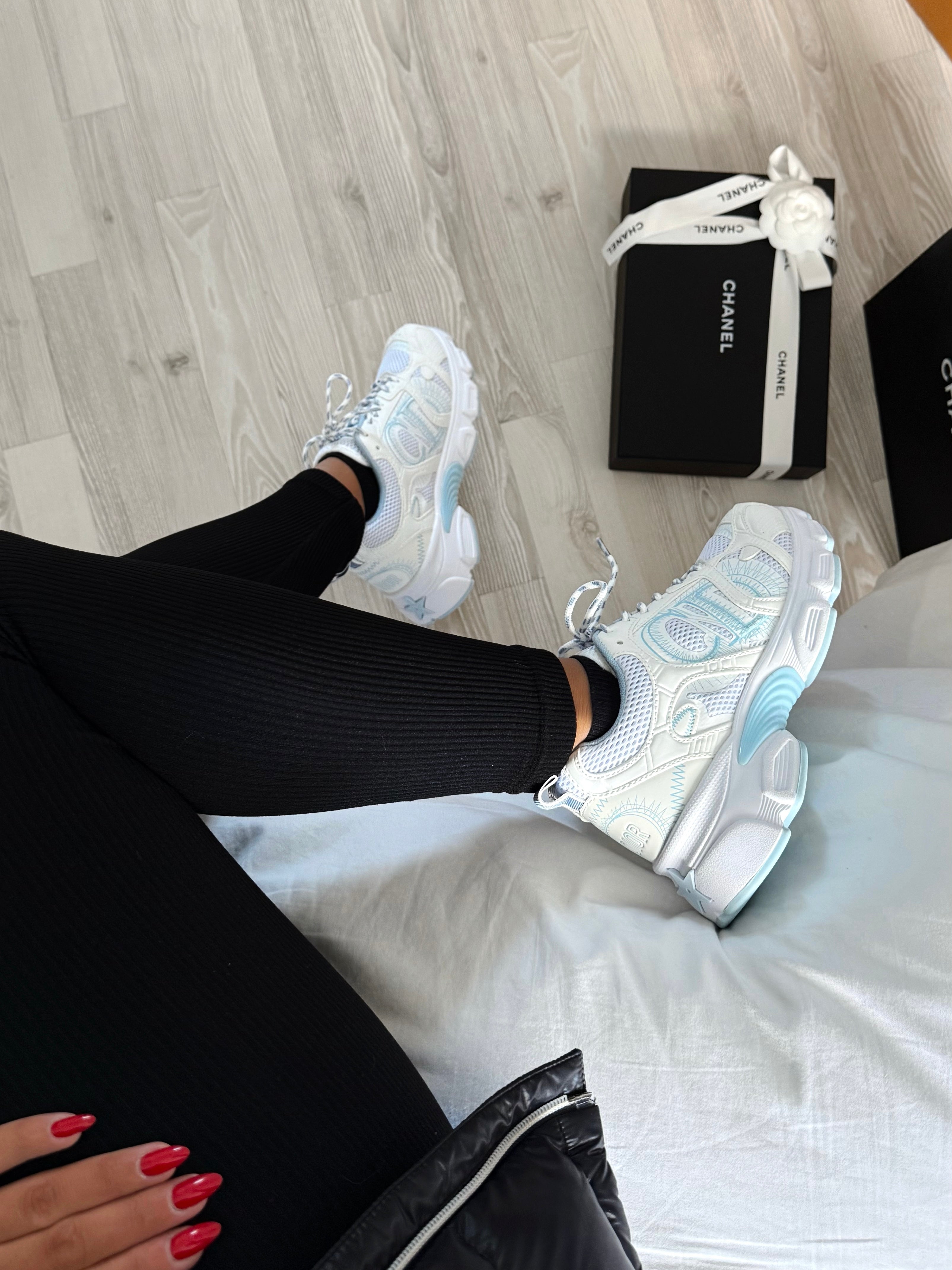 BASKET BLEUE ET BLANCHE CD