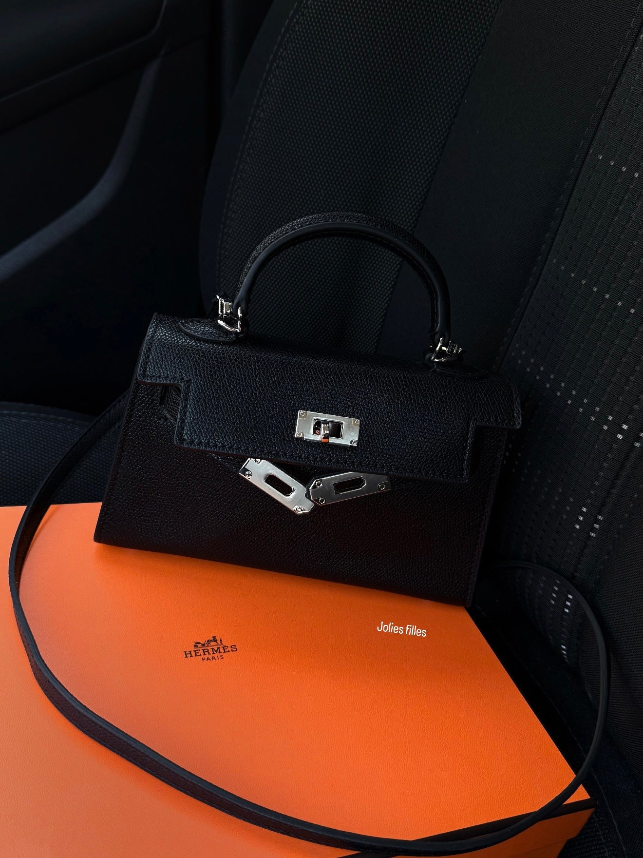 PETIT SAC NOIR À BANDOULIÈRE