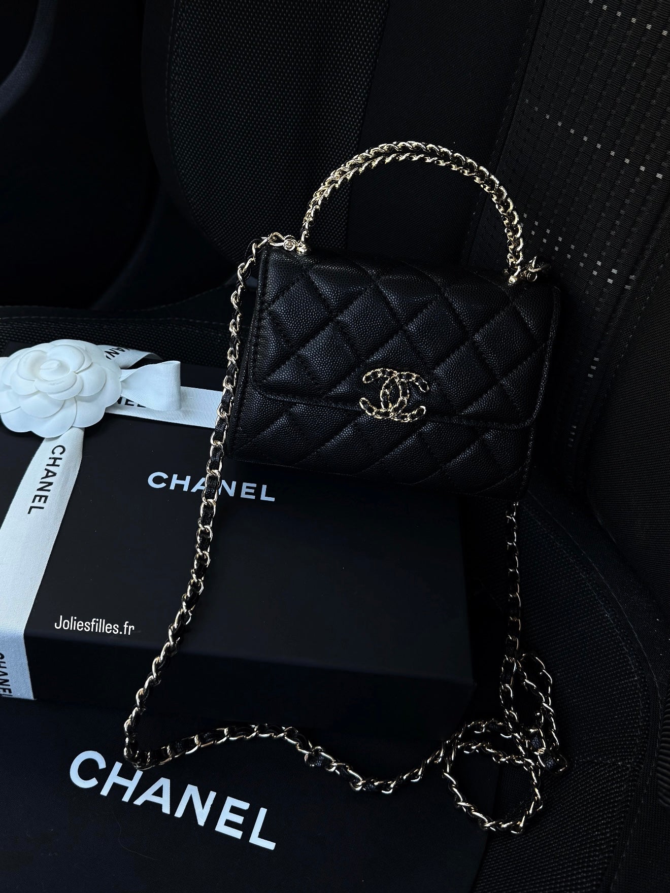 PETIT SAC NOIR MATELASSÉ AVEC CHAÎNE