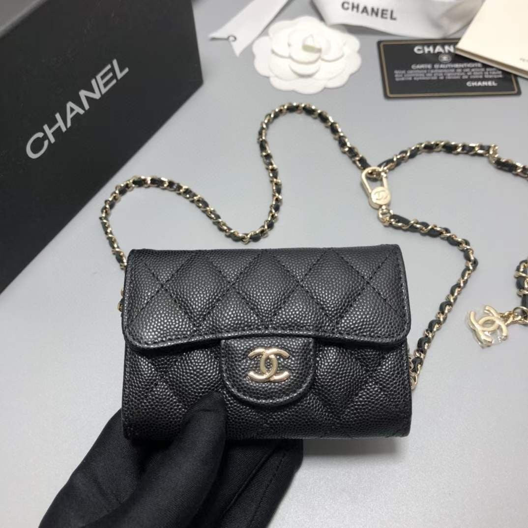 PORTE-CARTES NOIR GRAINÉ À BANDOULIÈRE DORÉ