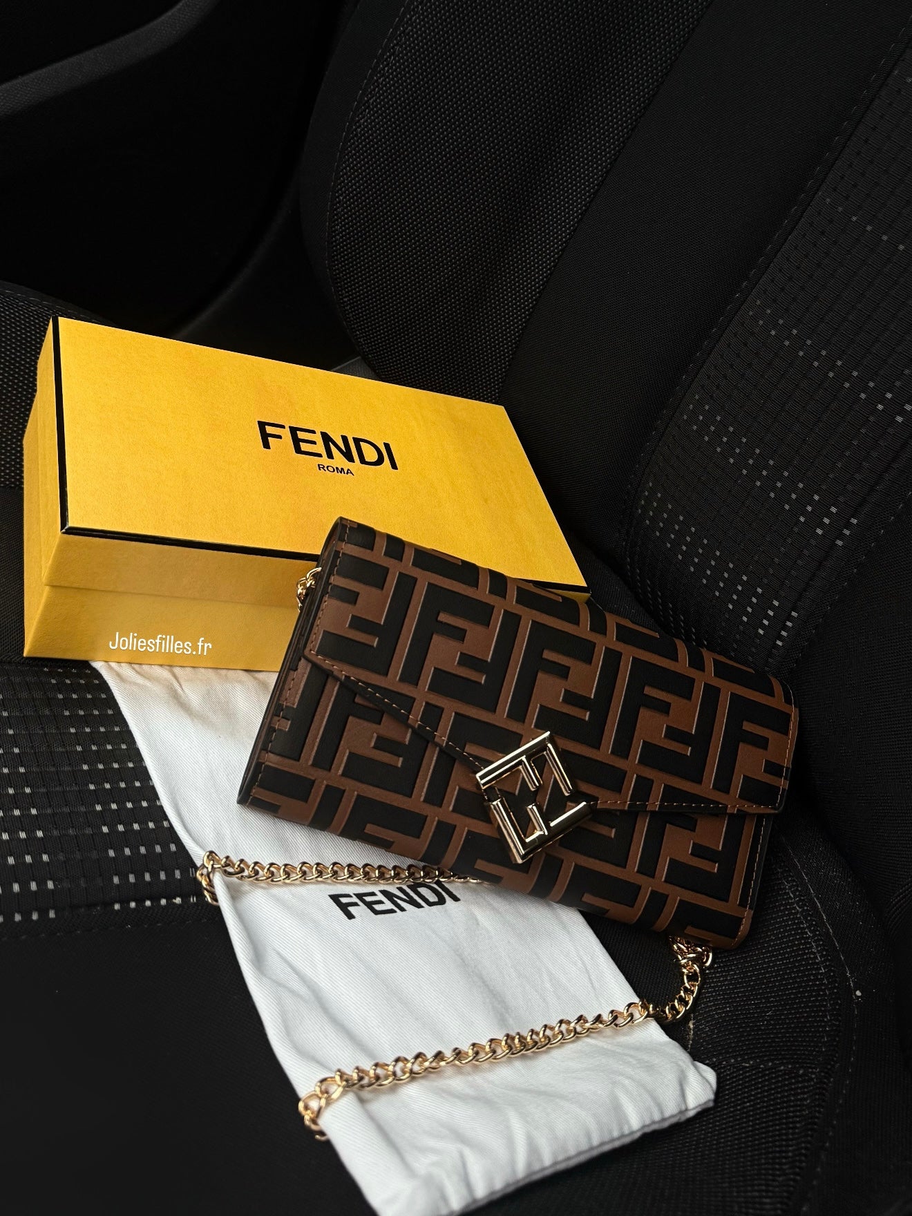 PORTEFEUILLE CONTINENTAL AVEC CHAÎNE