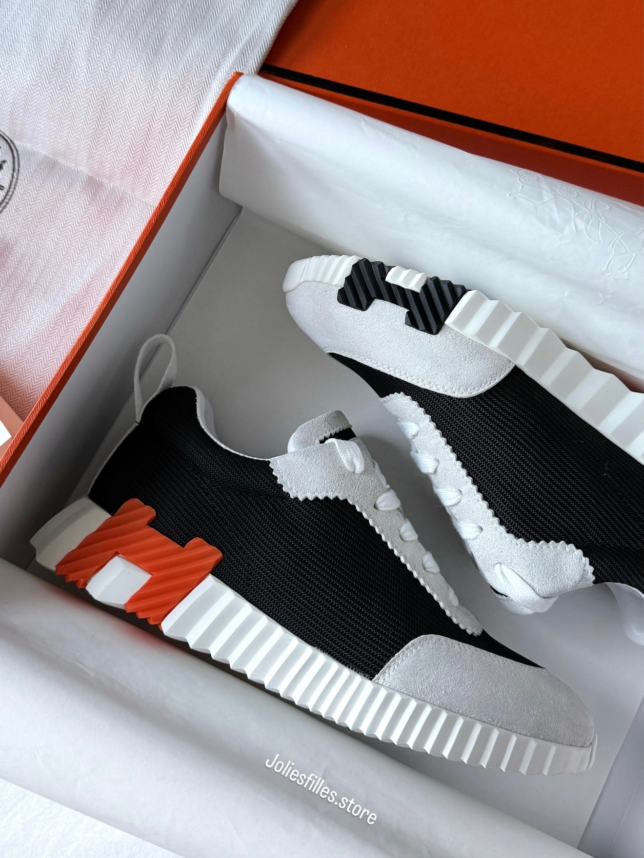 BASKET BOUNCING NOIR ET ORANGE