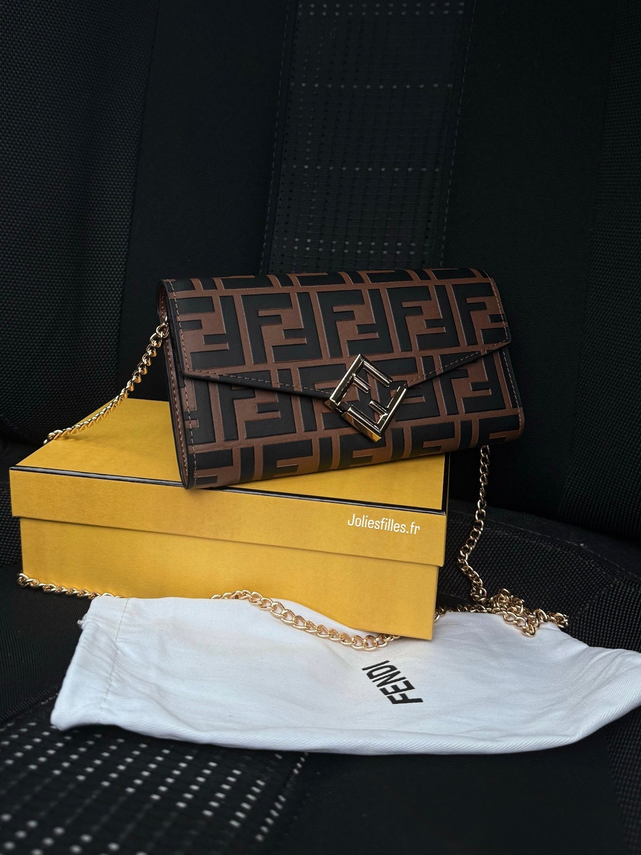 PORTEFEUILLE CONTINENTAL AVEC CHAÎNE