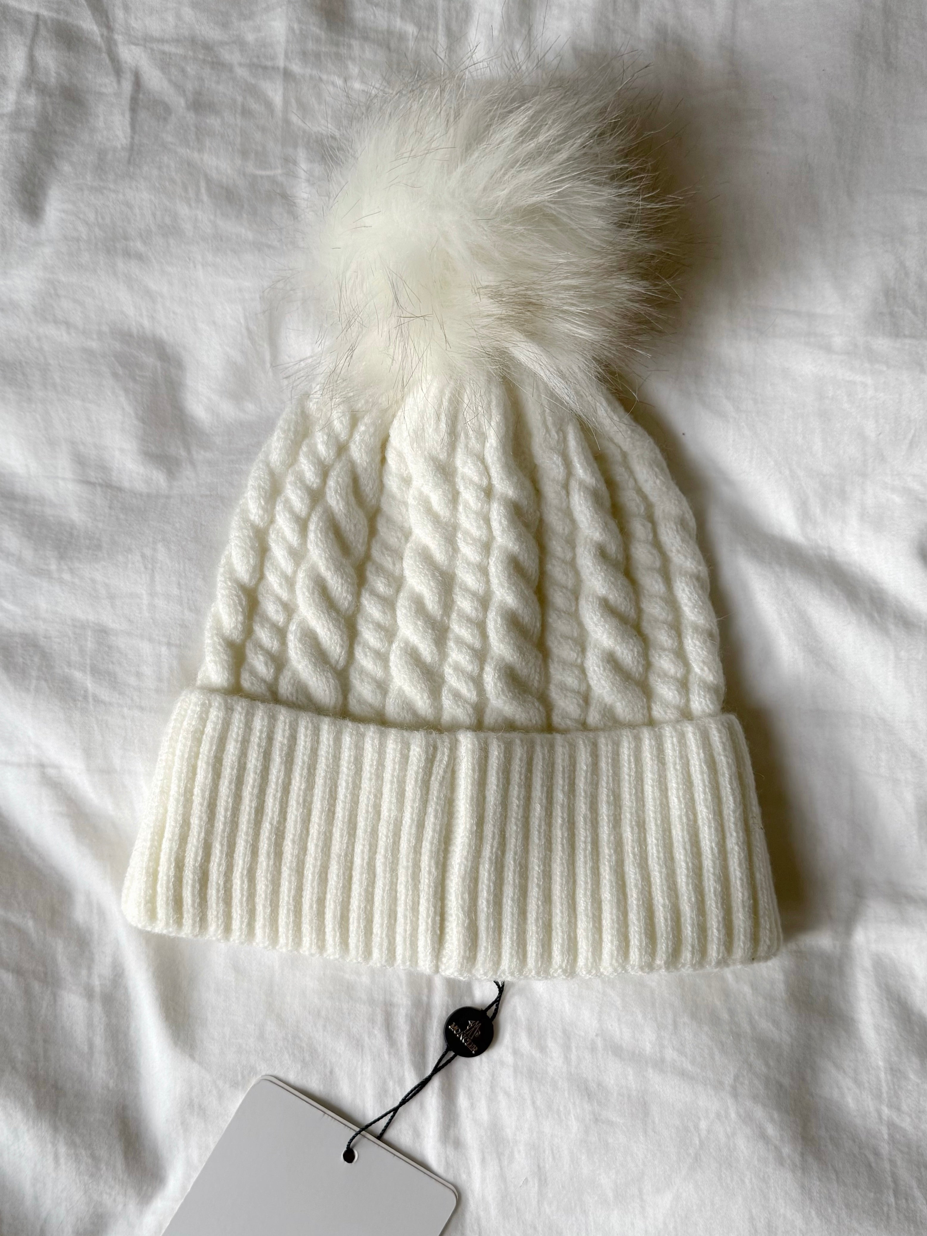 BONNET BLANC À POMPON