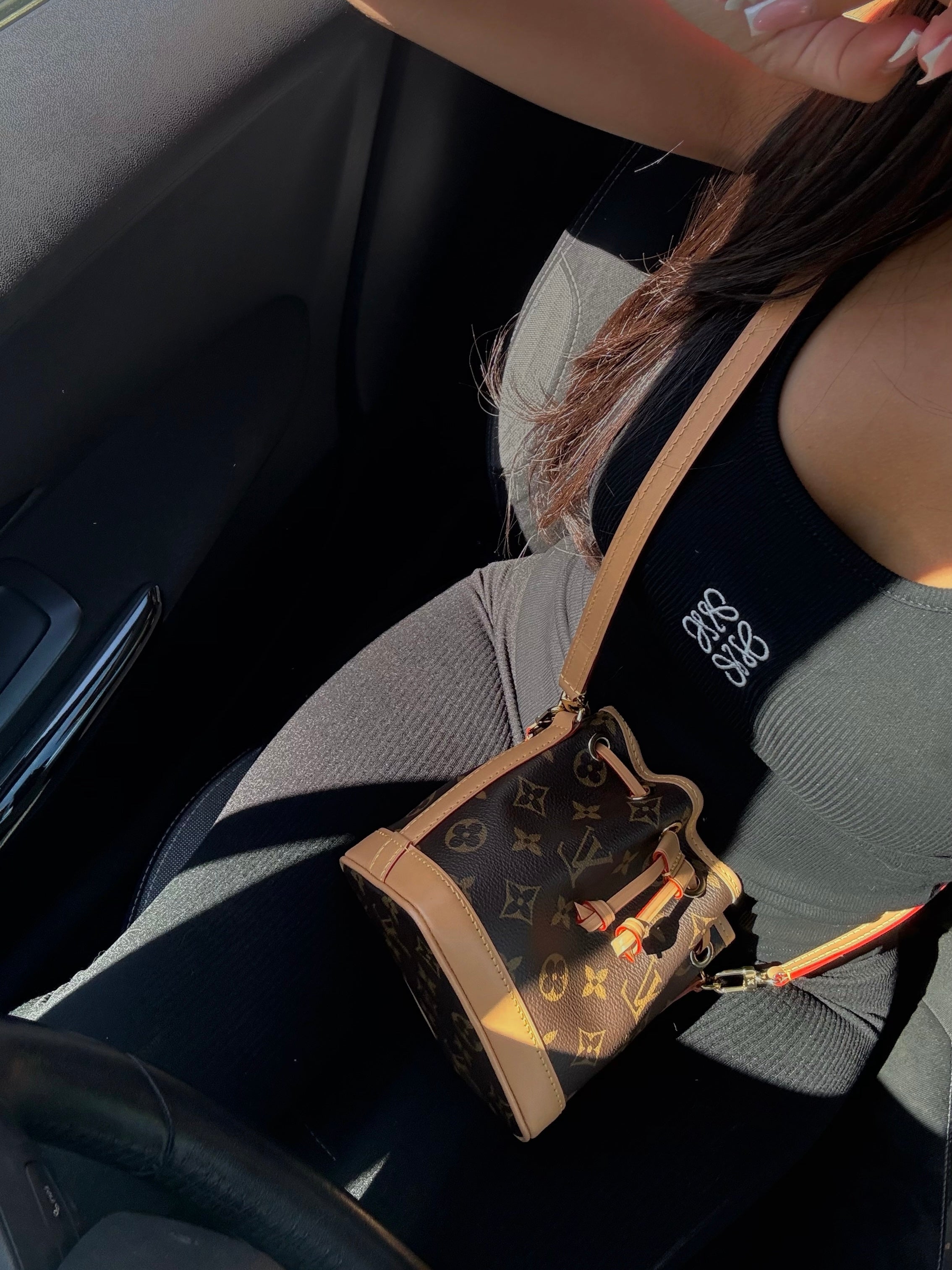 DÉBARDEUR NOIR AVEC LOGO